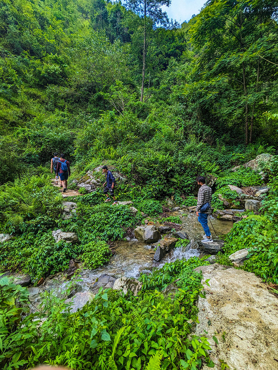 hiking-in-nepal.jpg