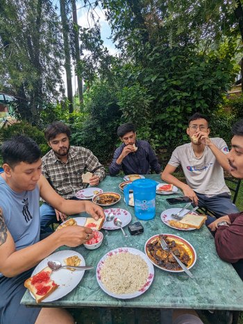 having-lunch-in-bhardev.jpg